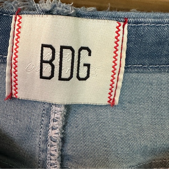 Urban Outfitters BDG Ruched Size Zip Flare Light Wash Jeans 32 - Picture 9 of 10